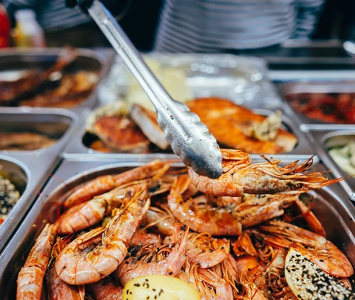 hot buffet caterers near me